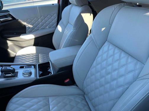 2024 Mitsubishi Outlander PHEV SEL