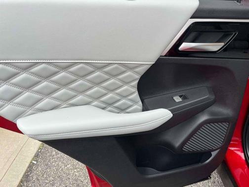 2024 Mitsubishi Outlander PHEV SEL