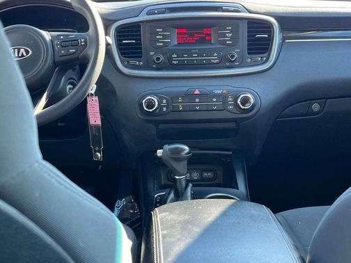 2016 Kia Sorento L