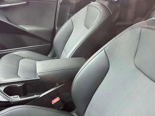 2025 Kia Niro EX