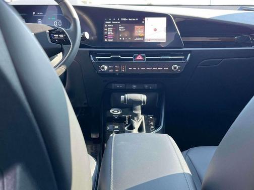 2025 Kia Niro EX