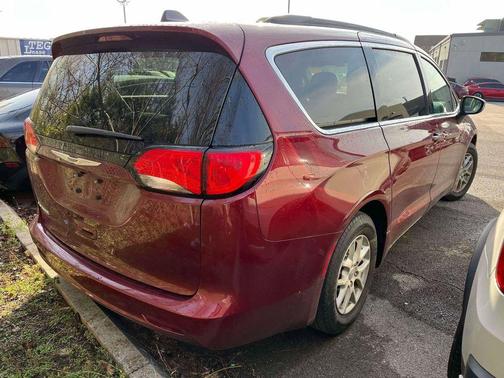 2021 Chrysler Voyager LXI