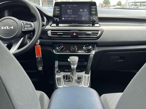 2023 Kia Seltos LX IVT AWD