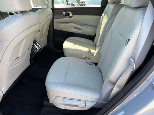 2025 Kia Sorento SX
