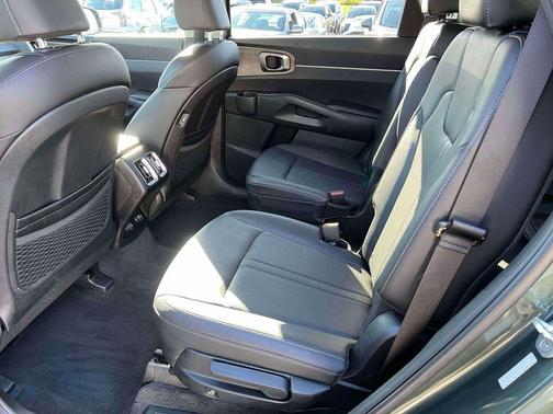 2023 Kia Sorento X-Line EX