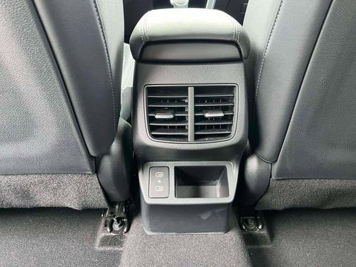 Gray 2024 Kia Seltos S