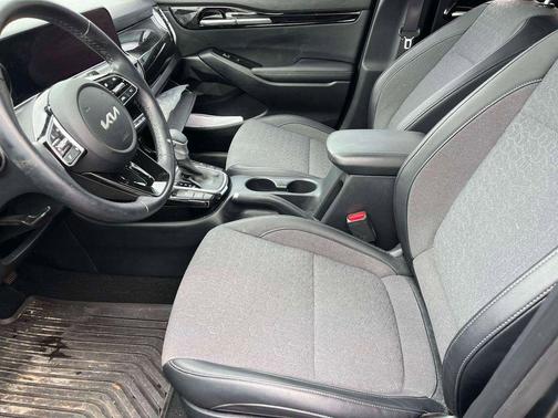 Gravity Gray 2024 Kia Seltos S