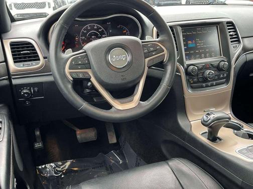 Brilliant Black Crystal Pearlcoat 2015 Jeep Grand Cherokee Limited