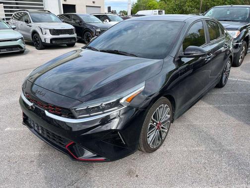 Aurora Black Pearl 2022 Kia Forte GT