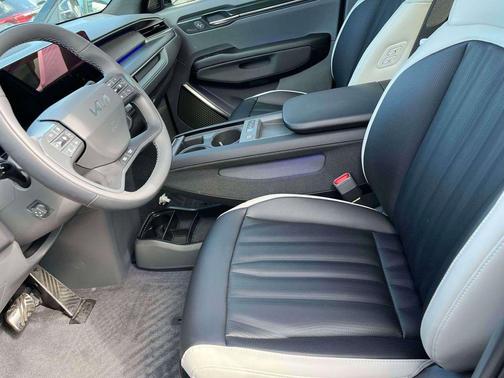 Ebony Black 2026 Kia EV9 GT-Line