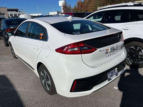 2017 Hyundai IONIQ Hybrid SEL