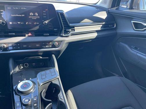 2025 Kia Sportage Hybrid LX