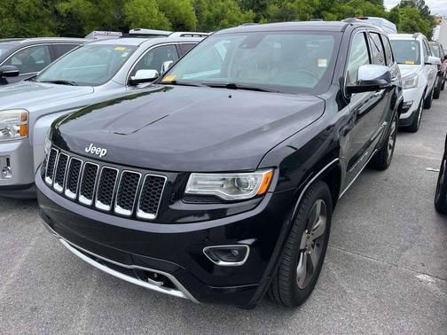 Brilliant Black Crystal Pearlcoat 2015 Jeep Grand Cherokee Overland