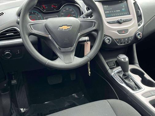 2017 Chevrolet Cruze LS