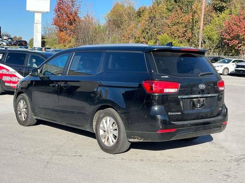2017 Kia Sedona LX
