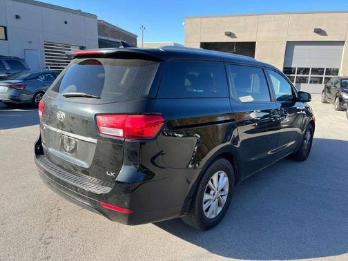 2017 Kia Sedona LX