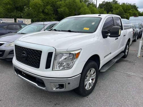 Glacier White 2018 Nissan Titan SV