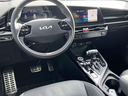 2023 Kia Niro EX Touring