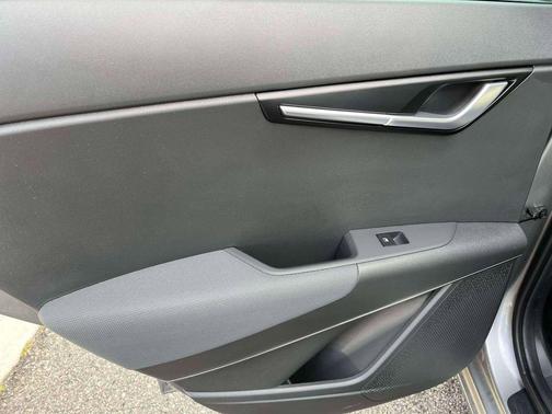 2023 Kia Niro EX Touring