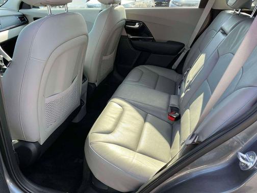 2017 Kia Niro Touring