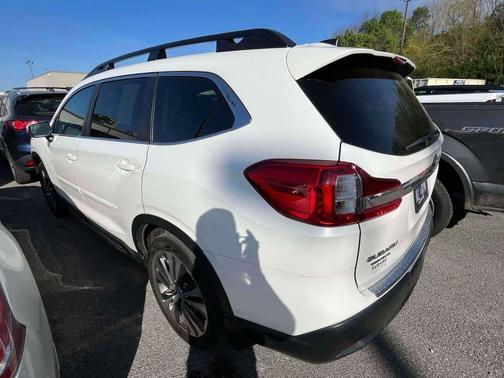 Crystal White Pearl 2020 Subaru Ascent Limited 7-Passenger