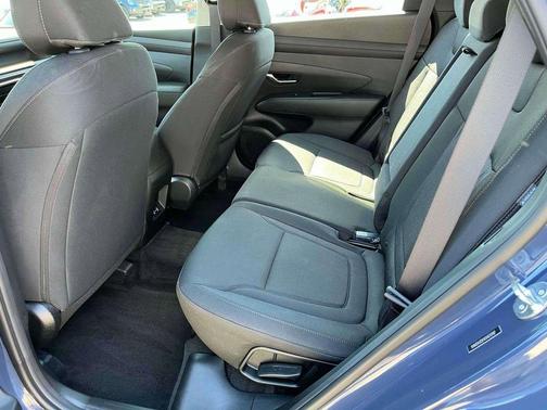 2025 Hyundai TUCSON SE