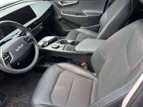 2024 Kia EV6 Light