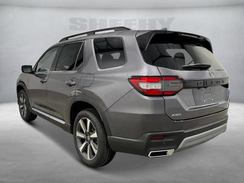 2025 Honda Pilot Touring 8-Passenger