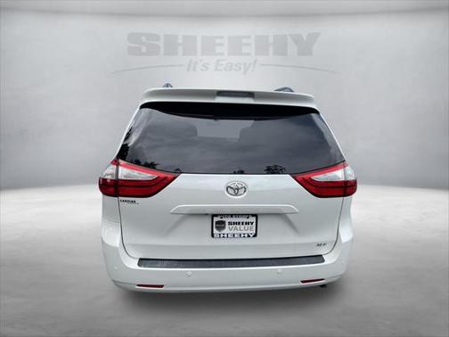 2016 Toyota Sienna XLE