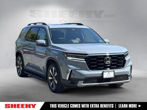 Sonic Gray Pearl 2023 Honda Pilot Touring 8-Passenger