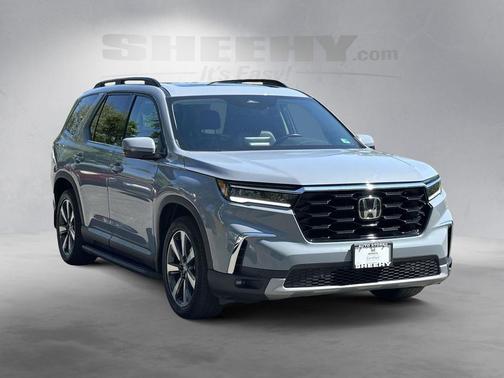 Sonic Gray Pearl 2023 Honda Pilot Touring 8-Passenger