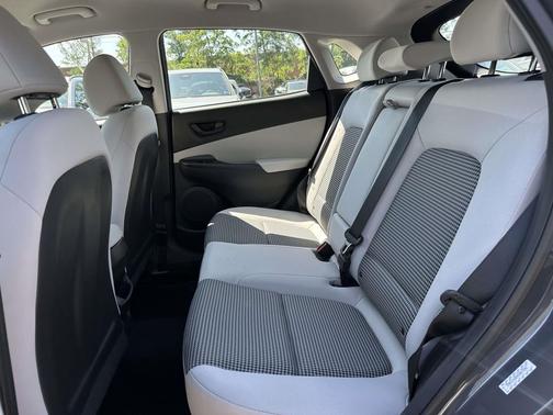 Ecotronic Gray 2023 Hyundai KONA SE