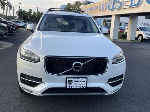 2016 Volvo XC90 T6 Momentum