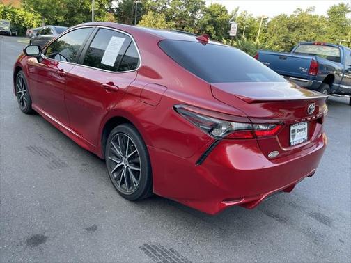 2022 Toyota Camry SE