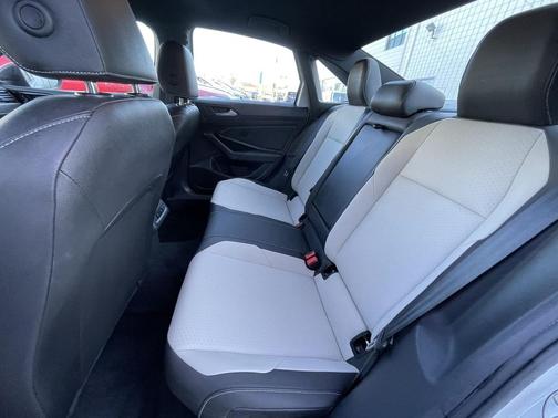 2021 Volkswagen Jetta 1.4T R-Line