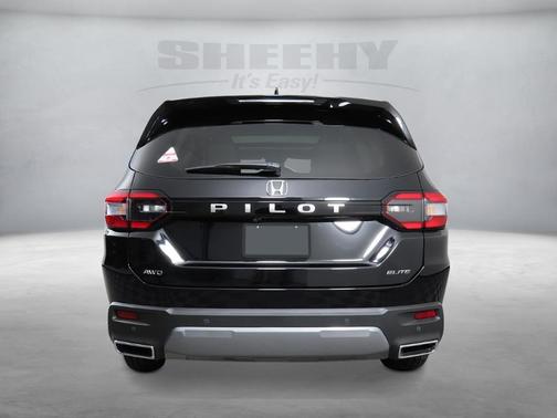 Crystal Black Pearl 2026 Honda Pilot Elite