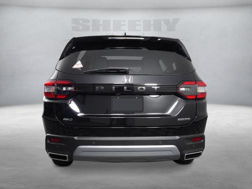 2025 Honda Pilot Touring 8-Passenger