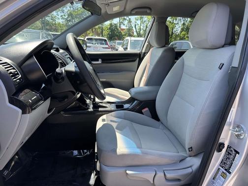 Bright Silver 2015 Kia Sorento LX
