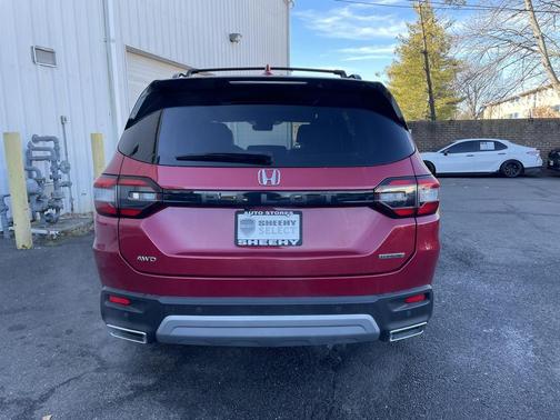 2023 Honda Pilot Touring 8-Passenger