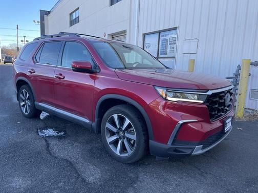 2023 Honda Pilot Touring 8-Passenger