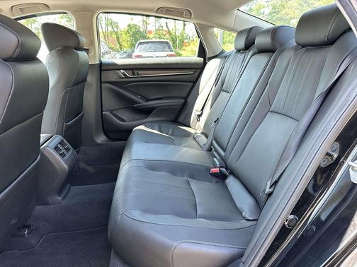 Crystal Black Pearl 2020 Honda Accord EX-L 1.5T