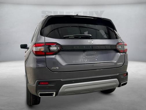 2025 Honda Pilot Touring 8-Passenger