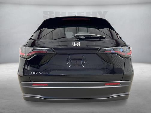 Crystal Black Pearl 2027 Honda HR-V LX