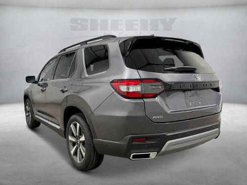 2025 Honda Pilot Touring 8-Passenger