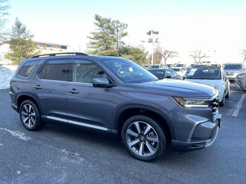 2023 Honda Pilot Touring 8-Passenger
