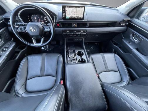 2023 Honda Pilot Touring 8-Passenger