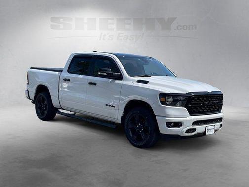 Bright White Clearcoat 2022 RAM 1500 Big Horn/Lone Star
