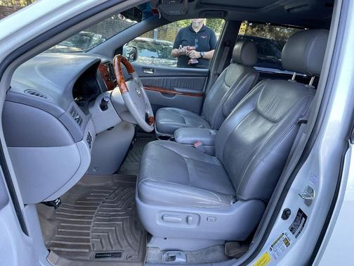 2008 Toyota Sienna XLE