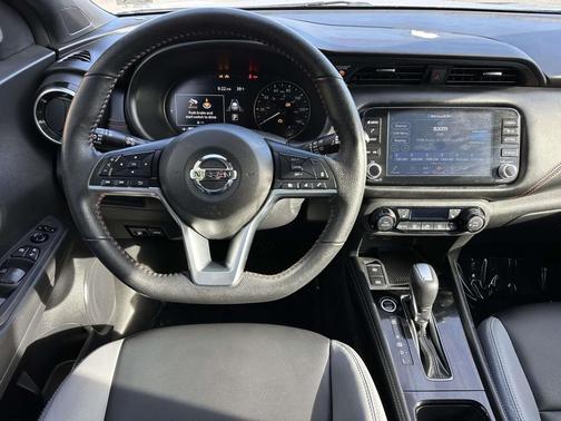 Boulder Gray Pearl 2021 Nissan Kicks SR