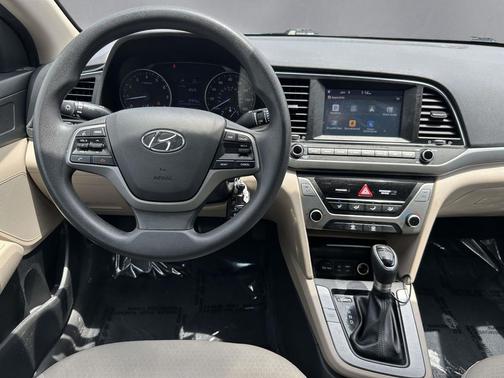 Quartz White Pearl 2017 Hyundai ELANTRA SE